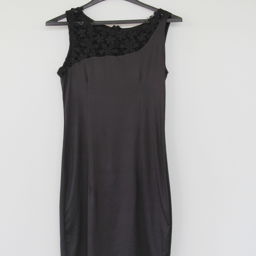 ❤️ 6/20 Black Midi Dress